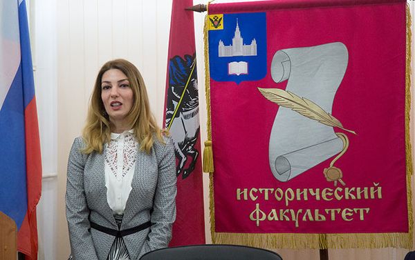 Лекция Азербайджанский ковер: история и современность директора Азербайджанского музея ковра Ширин Меликовой в МГУ  - Sputnik Азербайджан