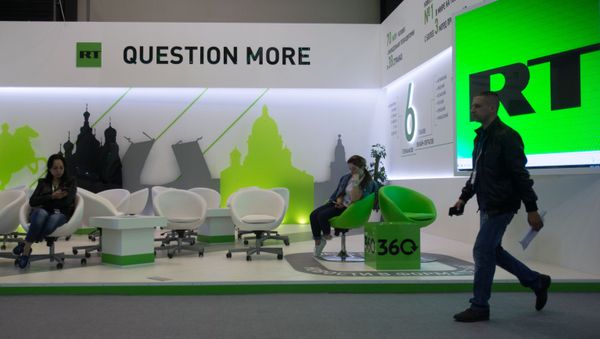 Стенд телеканала RT (Russia Today) в ЭкспоФоруме - Sputnik Азербайджан