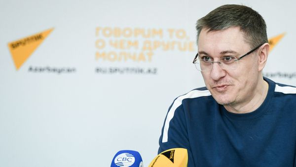 Известный журналист и спортивный комментатор, исполнительный директор МИА Россия сегодня Василий Конов - Sputnik Азербайджан