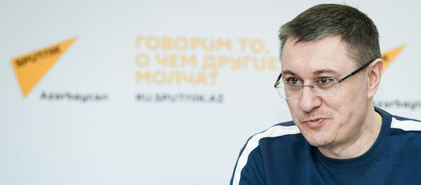 Известный журналист и спортивный комментатор, исполнительный директор МИА Россия сегодня Василий Конов - Sputnik Азербайджан