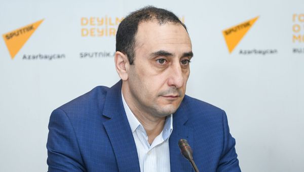 Директор Центра истории Кавказа Ризван Гусейнов - Sputnik Азербайджан