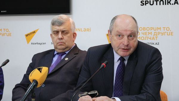 Мы восстанавливаем памятники для будущих поколений - историк - Sputnik Азербайджан