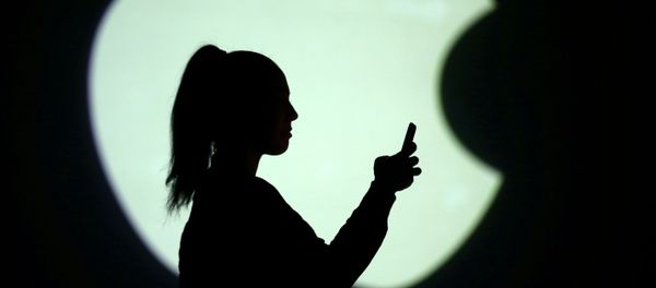 Логотип компании Apple, фото из архива - Sputnik Азербайджан