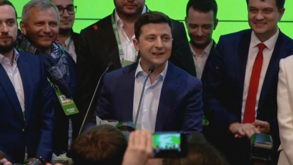 «Мы сделали это вместе»: Владимир Зеленский избран президентом Украины  - Sputnik Азербайджан