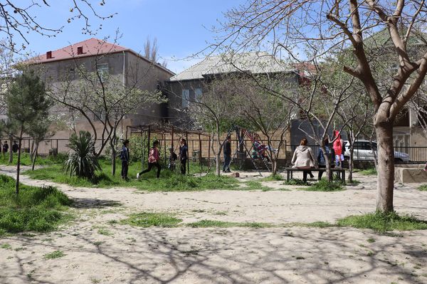 Детской площадке в Хырдалане грозит снос - местные жители обеспокоены - Sputnik Азербайджан