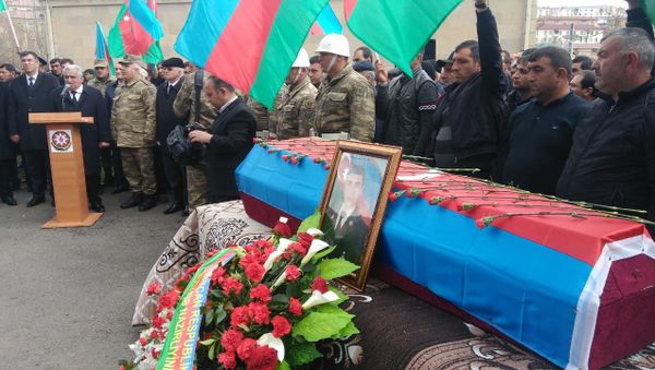 Şəhid Məmmədov Fərruxun dəfn mərasimi - Sputnik Азербайджан