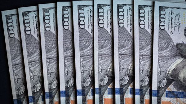 Купюры американских долларов - Sputnik Азербайджан