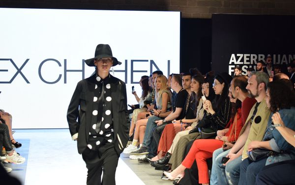 В Баку стартовала Azerbaijan Fashion Week - Sputnik Азербайджан