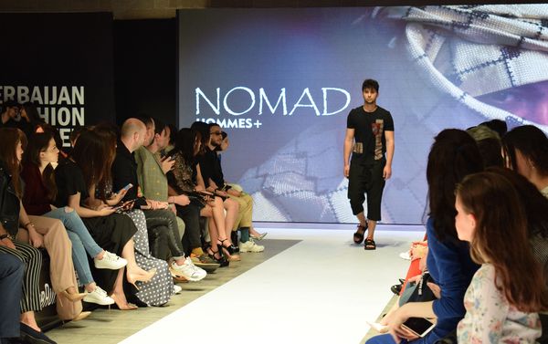 В Баку стартовала Azerbaijan Fashion Week - Sputnik Азербайджан