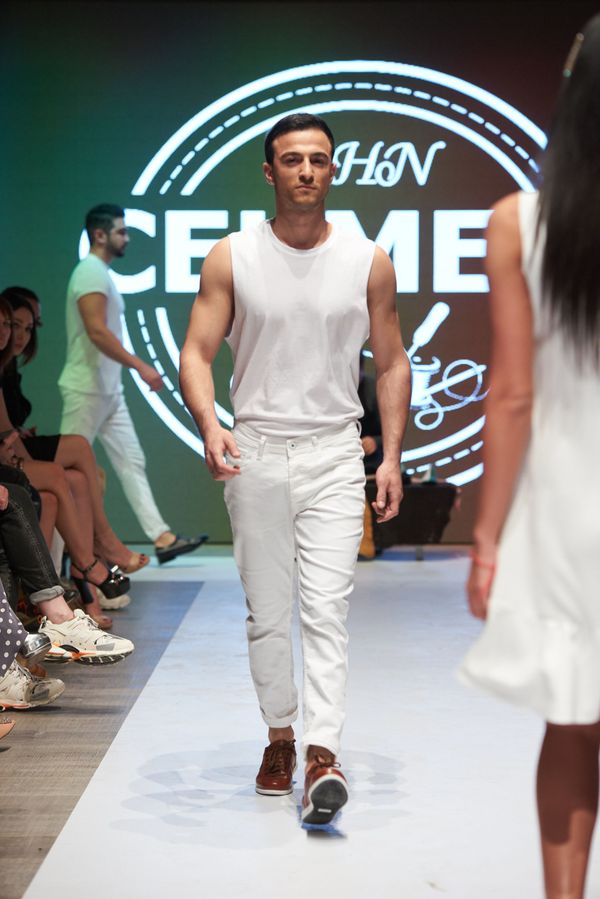 В Баку стартовала Azerbaijan Fashion Week В Баку стартовала Azerbaijan Fashion Week - Sputnik Азербайджан