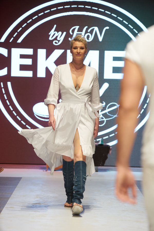 В Баку стартовала Azerbaijan Fashion Week В Баку стартовала Azerbaijan Fashion Week - Sputnik Азербайджан