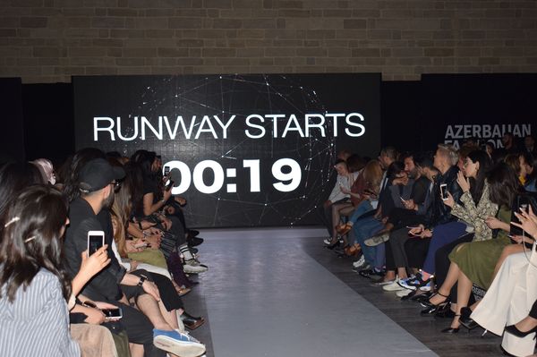 Второй день Azerbaijan Fashion Week: индивидуальность и элегантность   - Sputnik Азербайджан
