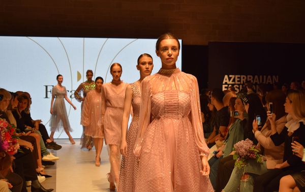 В Баку завершился Azerbaijan Fashion Week - Sputnik Азербайджан