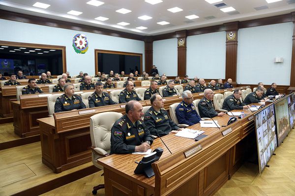 Закир Гасанов созвал командующих всеми видами войск ВС Азербайджана - Sputnik Азербайджан