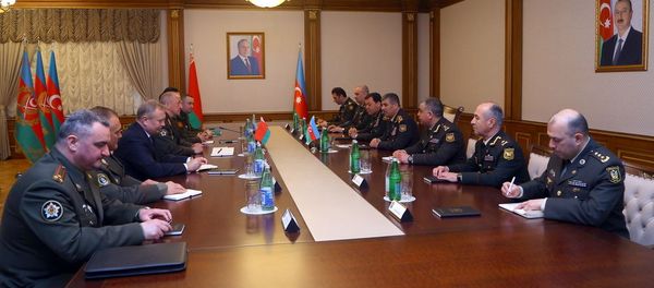 Обсуждены перспективы развития военно-технического сотрудничества между Азербайджаном и Беларусью - Sputnik Азербайджан