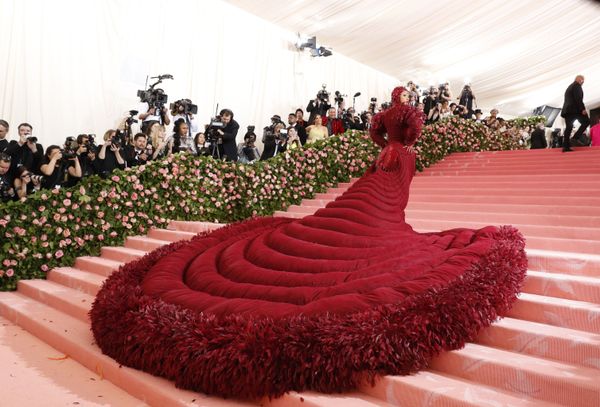 Певица Карди Би на Met Gala 2019 в Нью-Йорке  - Sputnik Азербайджан