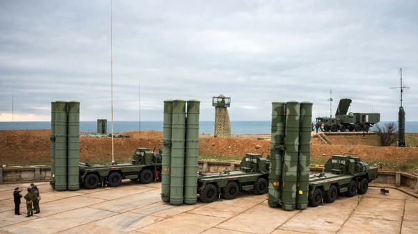 Комплекс ПВО С-400 Триумф заступил на боевое дежурство - Sputnik Азербайджан