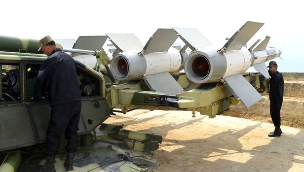 Вооружение и военная техника переводятся на летний режим эксплуатации - Sputnik Азербайджан