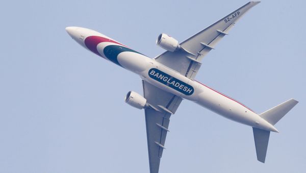 Самолет бангладешской авиакомпании Biman - Sputnik Азербайджан