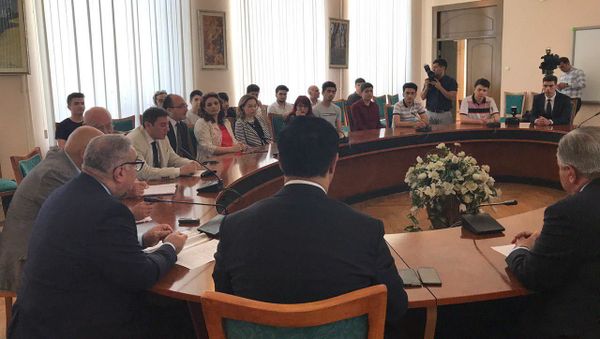 Круглый стол на тему Азербайджано-Казахстанские отношения и развитие региональной интеграции - Sputnik Азербайджан