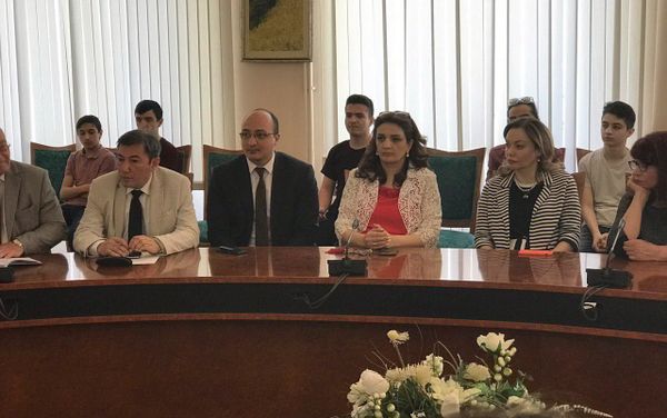 Круглый стол на тему Азербайджано-Казахстанские отношения и развитие региональной интеграции - Sputnik Азербайджан