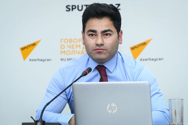 Руководитель отдела Общества Красного полумесяца Азербайджана Сеймур Гумбатов - Sputnik Азербайджан