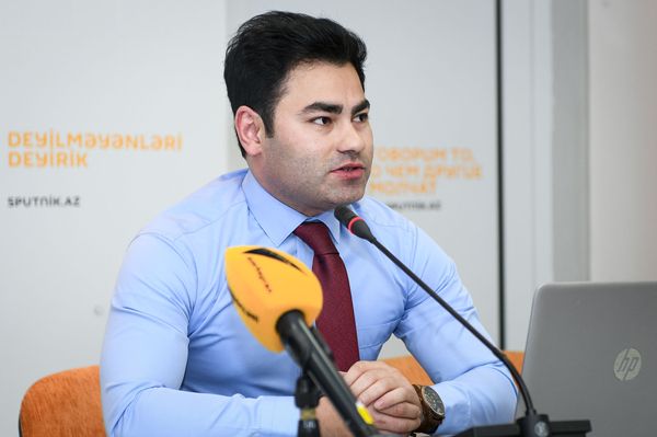 Руководитель отдела Общества Красного полумесяца Азербайджана Сеймур Гумбатов - Sputnik Азербайджан