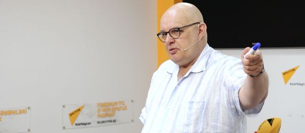 Российский медиаэксперт: с азербайджанскими журналистами чувствую себя уютно - Sputnik Азербайджан