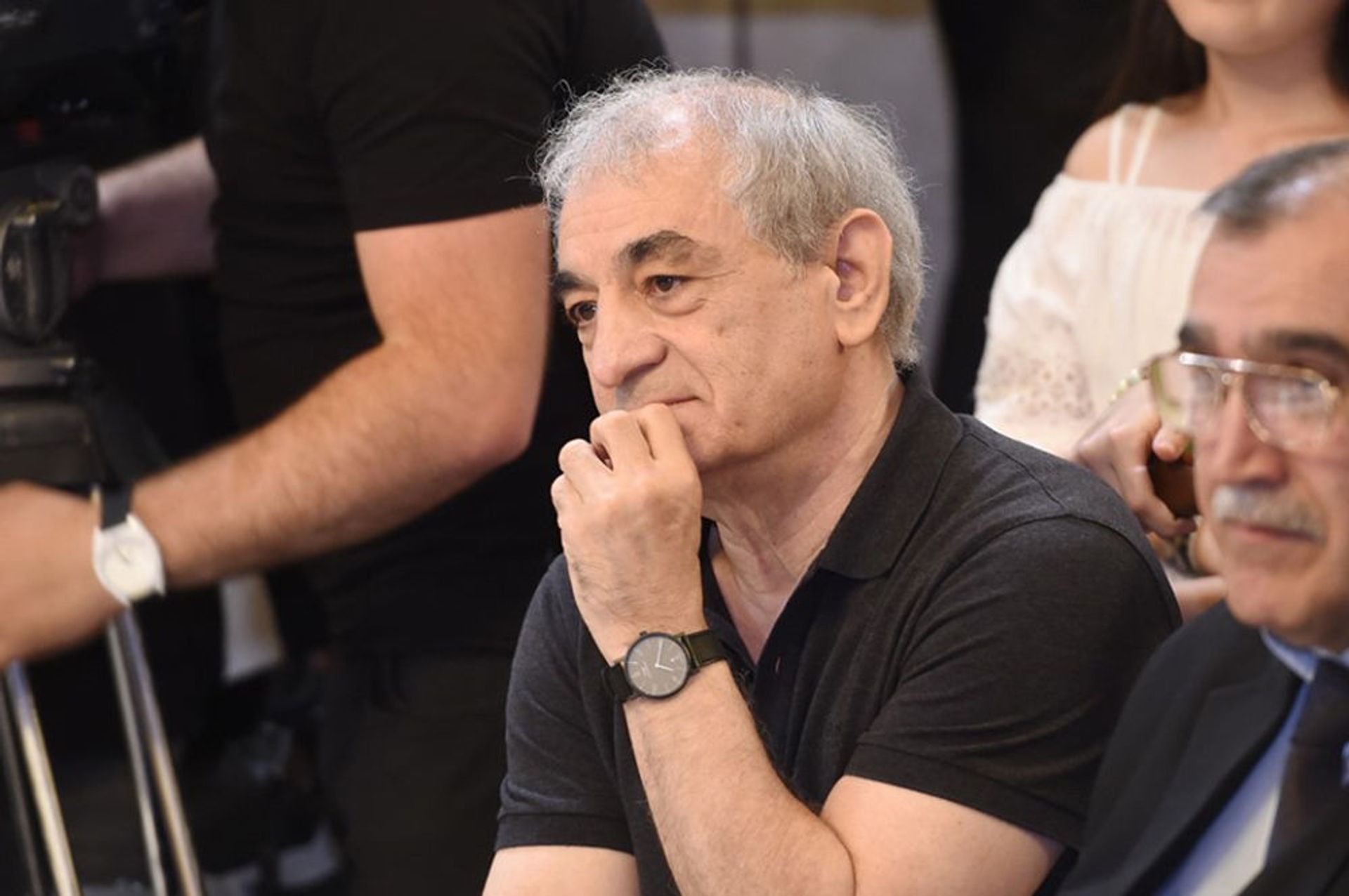 Fəxrəddin Manafov Bakı Kitab Mərkəzində Rasim Balayevin tamaşaçılarla görüşü zamanı - Sputnik Азербайджан, 1920, 07.01.2022