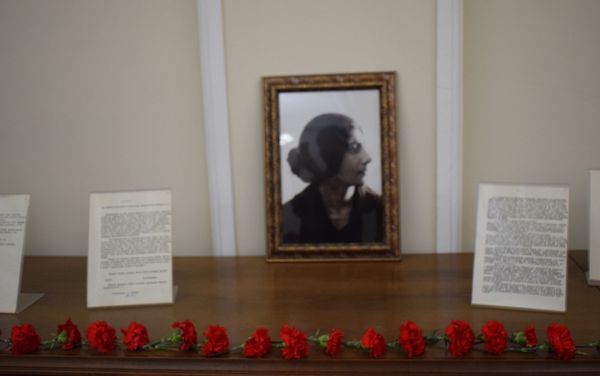 В Национальном музее истории отметили 120-летие дочери Гаджи Зейналабдина Тагиева Сары Тагиевой - Sputnik Азербайджан