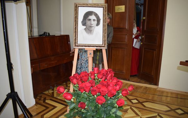 В Национальном музее истории отметили 120-летие дочери Гаджи Зейналабдина Тагиева Сары Тагиевой - Sputnik Азербайджан
