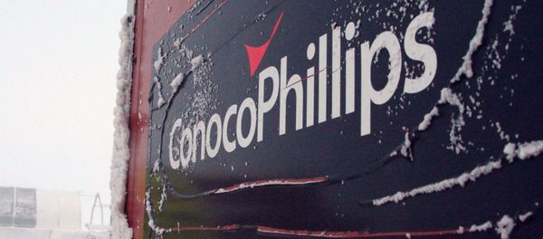 Знак ConocoPhillips на одной из буровых площадок - Sputnik Азербайджан