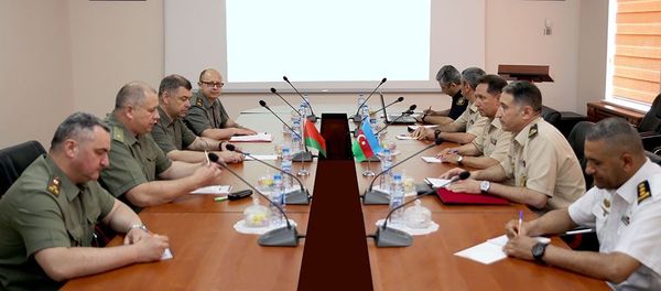 В Баку прошла рабочая встреча по сотрудничеству в области военной инспекции между Азербайджаном и Беларусью В Баку прошла рабочая встреча по сотрудничеству в области военной инспекции между Азербайджаном и Беларусью - Sputnik Азербайджан