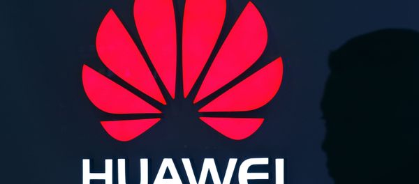 Логотип Huawei - Sputnik Азербайджан