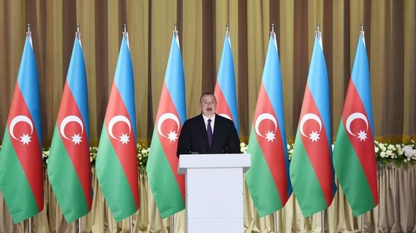 İlham Əliyev 28 May – Respublika Günü münasibətilə keçirilən rəsmi qəbulda iştirak edib - Sputnik Азербайджан