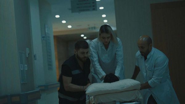 Режиссер первого YouTube-сериала: вернем веру азербайджанцев в докторов Режиссер первого YouTube-сериала: вернем веру азербайджанцев в докторов - Sputnik Азербайджан