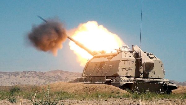 Артиллеристы провели боевые стрельбы из самоходных гаубиц Мста-С - Sputnik Азербайджан