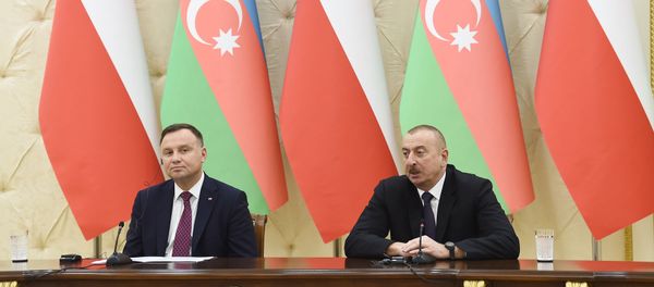 Президенты Азербайджана и Польши Ильхам Алиев и Анджей Дуда выступили с заявлениями для печати - Sputnik Азербайджан