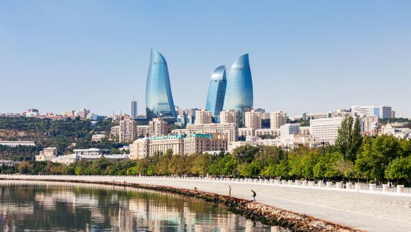 Вид на набережную и башни города Баку - Sputnik Азербайджан