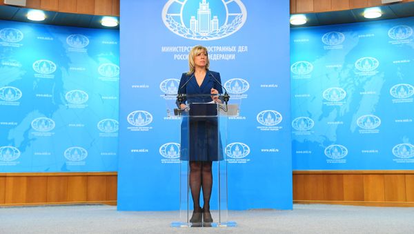 Официальный представитель Министерства иностранных дел России Мария Захарова во время брифинга в Москве - Sputnik Азербайджан