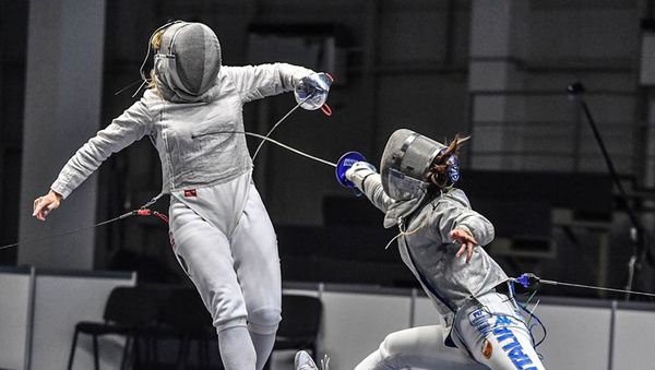 Чемпионка Европы по фехтованию на саблях среди молодежи Анна Башта - Sputnik Азербайджан