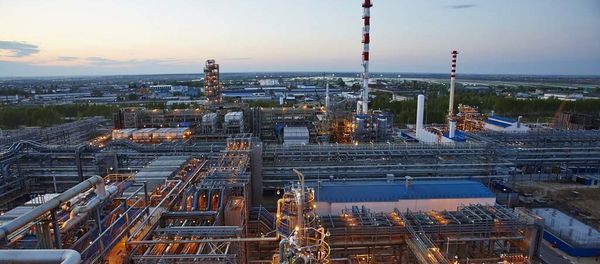 Антипинский нефтеперерабатывающий завод Антипинский нефтеперерабатывающий завод - Sputnik Азербайджан
