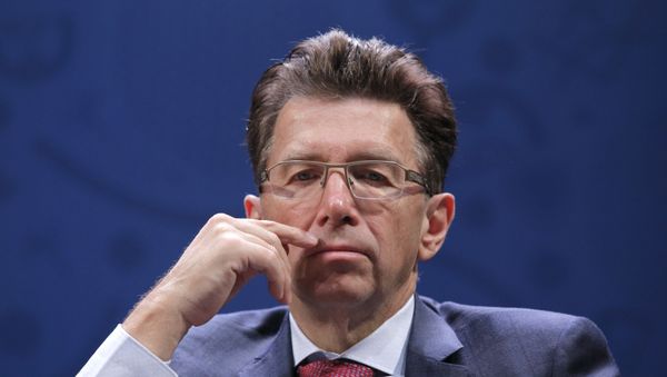 Исполнительный директор Союза европейских футбольных ассоциаций Мартин Каллен Исполнительный директор Союза европейских футбольных ассоциаций Мартин Каллен - Sputnik Азербайджан