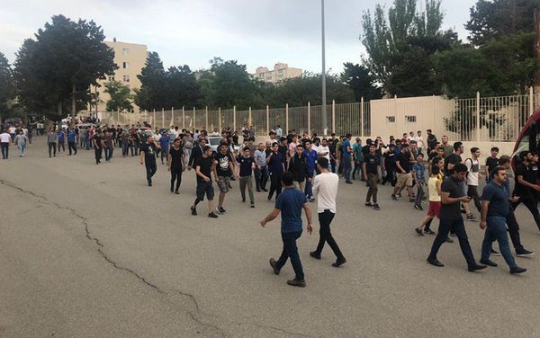 БТА предоставило автобусы для перевозки болельщиков матча Азербайджан-Венгрия - Sputnik Азербайджан