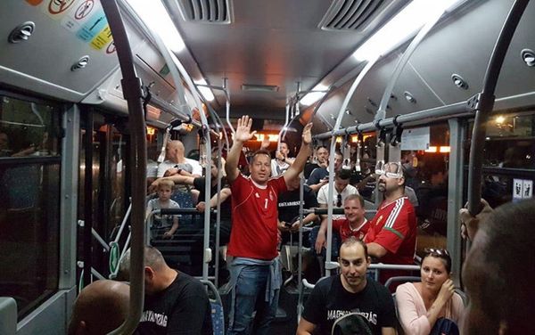 БТА предоставило автобусы для перевозки болельщиков матча Азербайджан-Венгрия - Sputnik Азербайджан