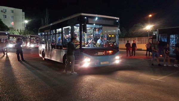 БТА предоставило автобусы для перевозки болельщиков матча Азербайджан-Венгрия - Sputnik Азербайджан