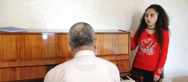 Не видит глазами, но чувствует душой: азербайджанка исполняет оперные арии - Sputnik Азербайджан