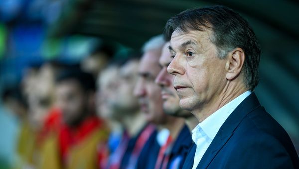 Сборная Азербайджана по футболу потерпела первое разгромное поражение в отборочном цикле чемпионата Европы по футболу 2020 года - Sputnik Азербайджан