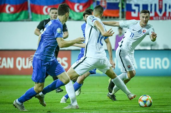 Сборная Азербайджана по футболу потерпела первое разгромное поражение в отборочном цикле чемпионата Европы по футболу 2020 года - Sputnik Азербайджан