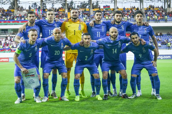 Сборная Азербайджана по футболу потерпела первое разгромное поражение в отборочном цикле чемпионата Европы по футболу 2020 года - Sputnik Азербайджан